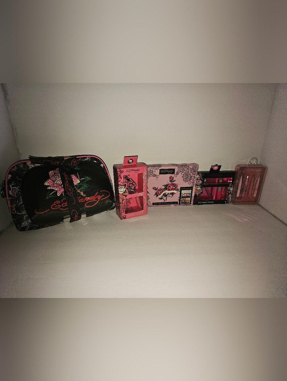 NWT & NIB ED HARDY 47 Piece Women's Makeup & Grooming Set!